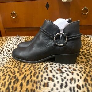 Frye Carson Braided Harness Ankle Booties Distressed Black 71/2